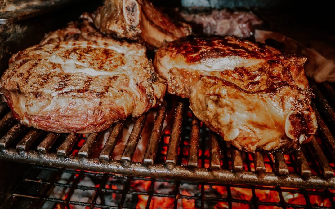 Pourquoi les grillades au feu de bois sont encore meilleures en hiver ?